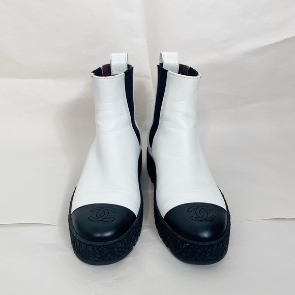 CHANEL Calfskin Cap Toe CC Turn lock Ankle Boots - Picture 2 of 10